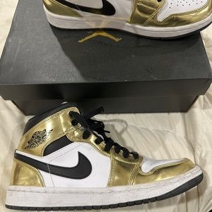Air Jordan 1 mid SE